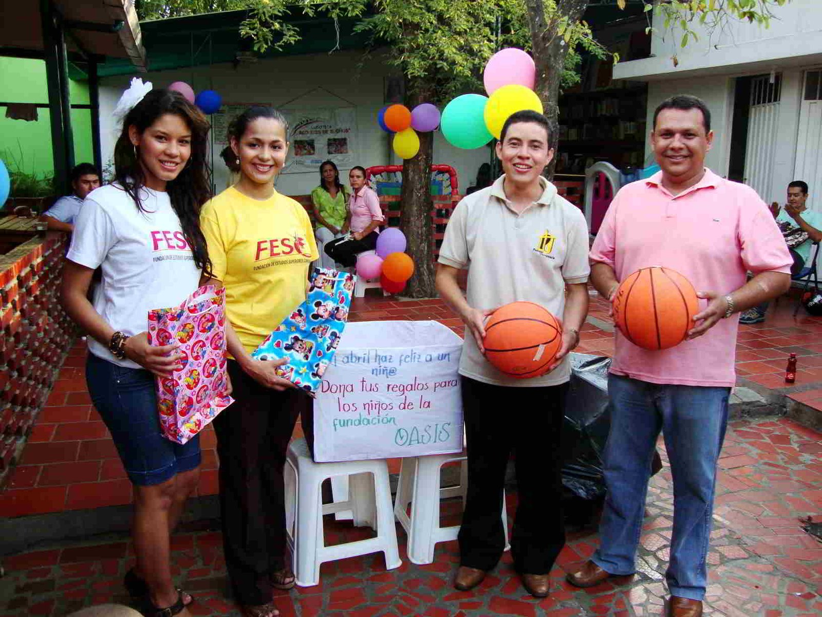 Entrega de regalos Dia del  
Niño